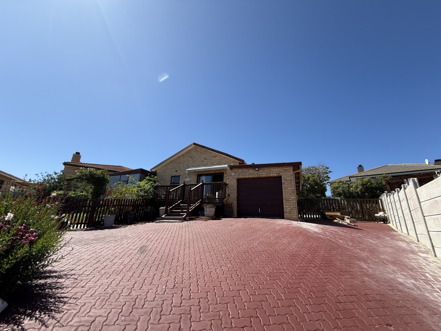 3 Bedroom Property for Sale in Reebok Western Cape